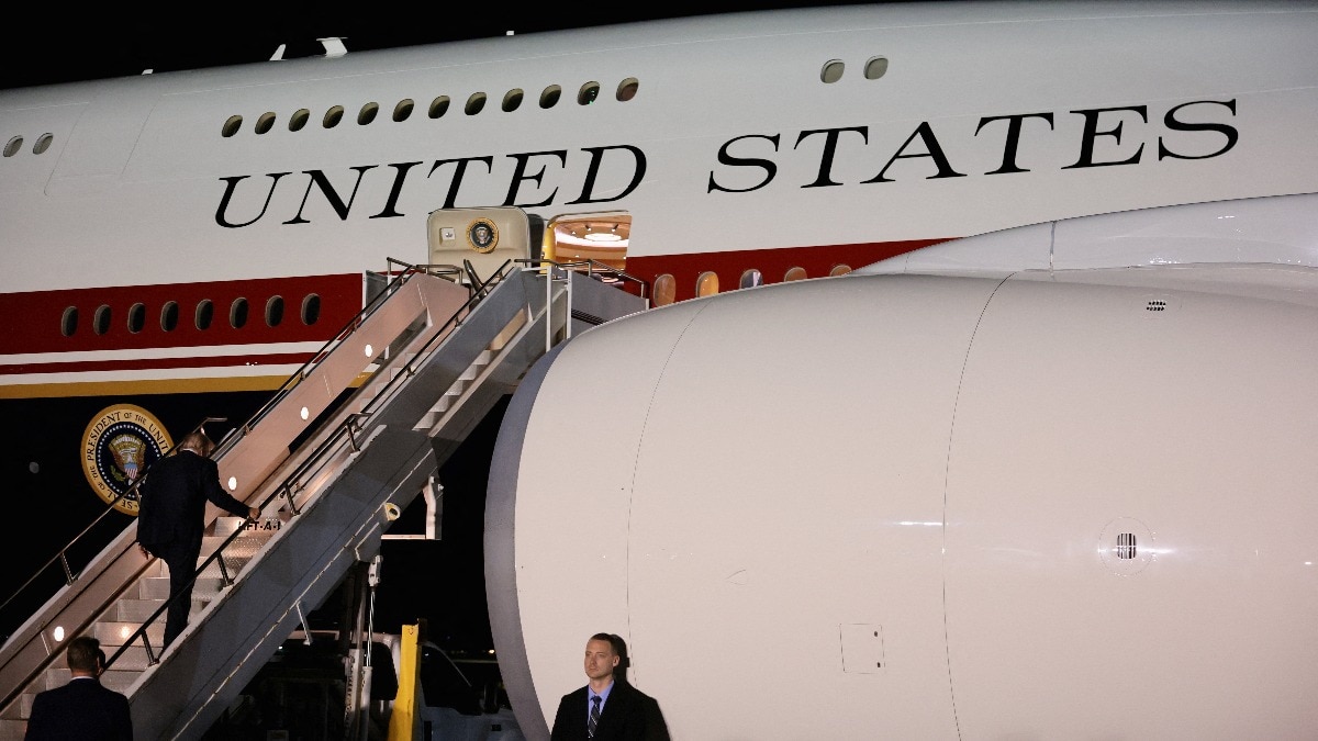 Trump ditches new Qatari Air Force One amid Iran tensions, flies back in older jet