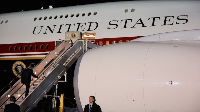 Trump boards the new, Qatari-gifted Air Force One after arriving on one of the older planes operating as Air Force One, to return to Washington after his participation in a NATO leaders summit in Turkey. (Photo: Reuters)
