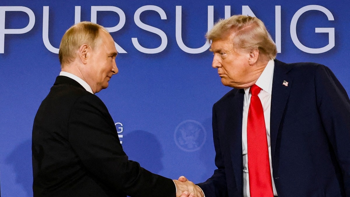 Trump offers to help mediate Ukraine deal in calls with Putin and Zelenskiy