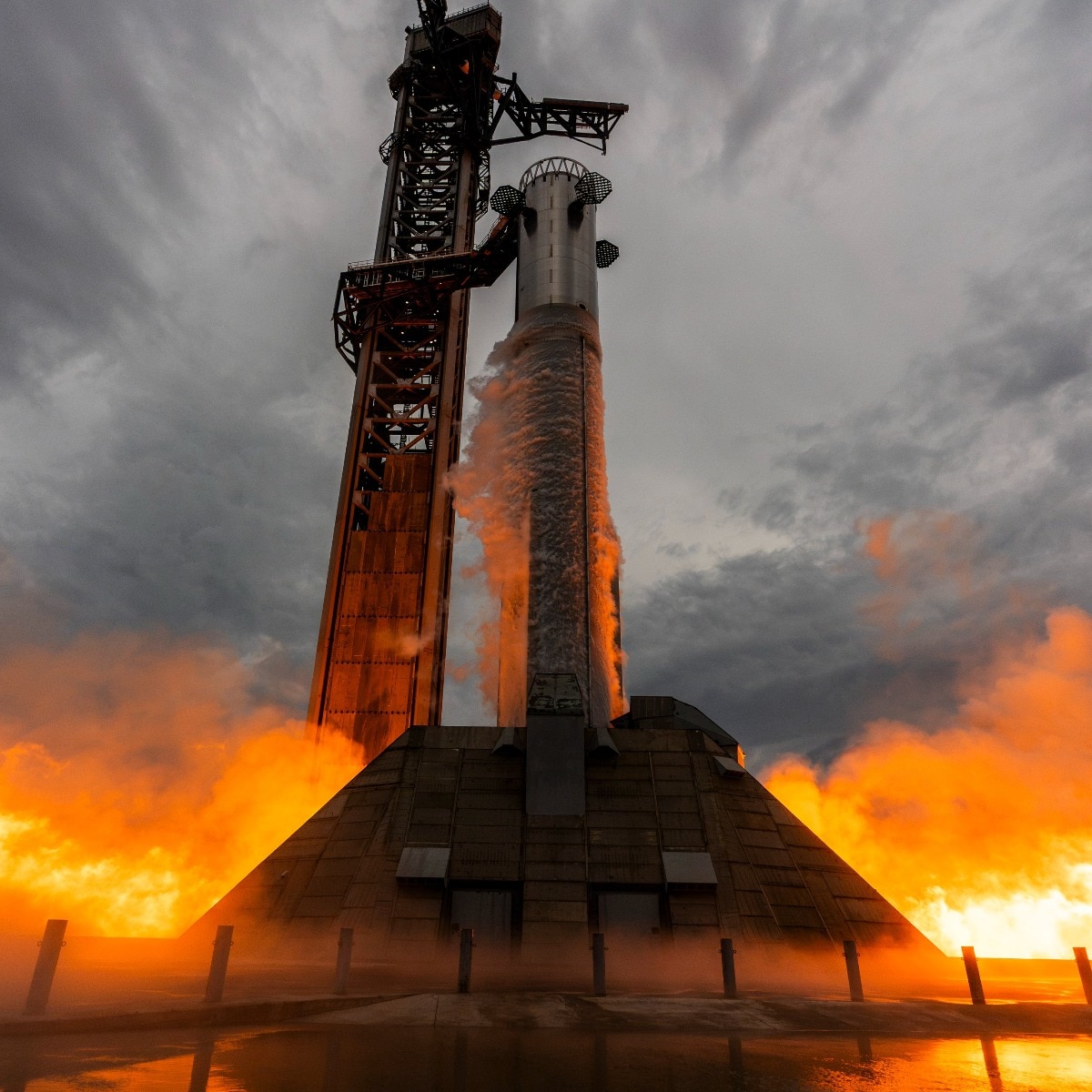 Watch: SpaceX fires 33 rocket engines together during latest Starship test