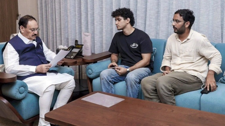 Chairs, sofas at Constitution Club told a CJP protest story the talks never did