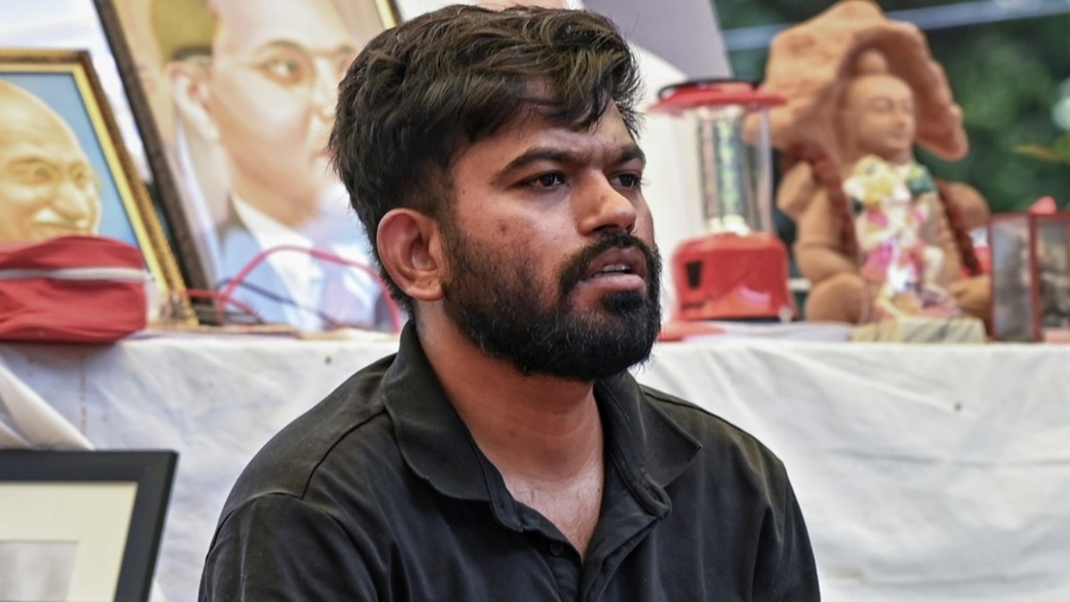 অভিজিৎ দীপকের বাবার মার্কিন শিক্ষা তহবিলের উৎস নিয়ে তদন্তের দাবি RTI কর্মীর