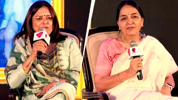 Lt Col Ravinder Jit Randhawa, first Veer Nari, and Alka Ahuja, widow of Kargil braveheart and Vir Chakra awardee Squadron Leader Ajay Ahuja. (Photo: India Today) alka ahuja romy randhawa india today summit