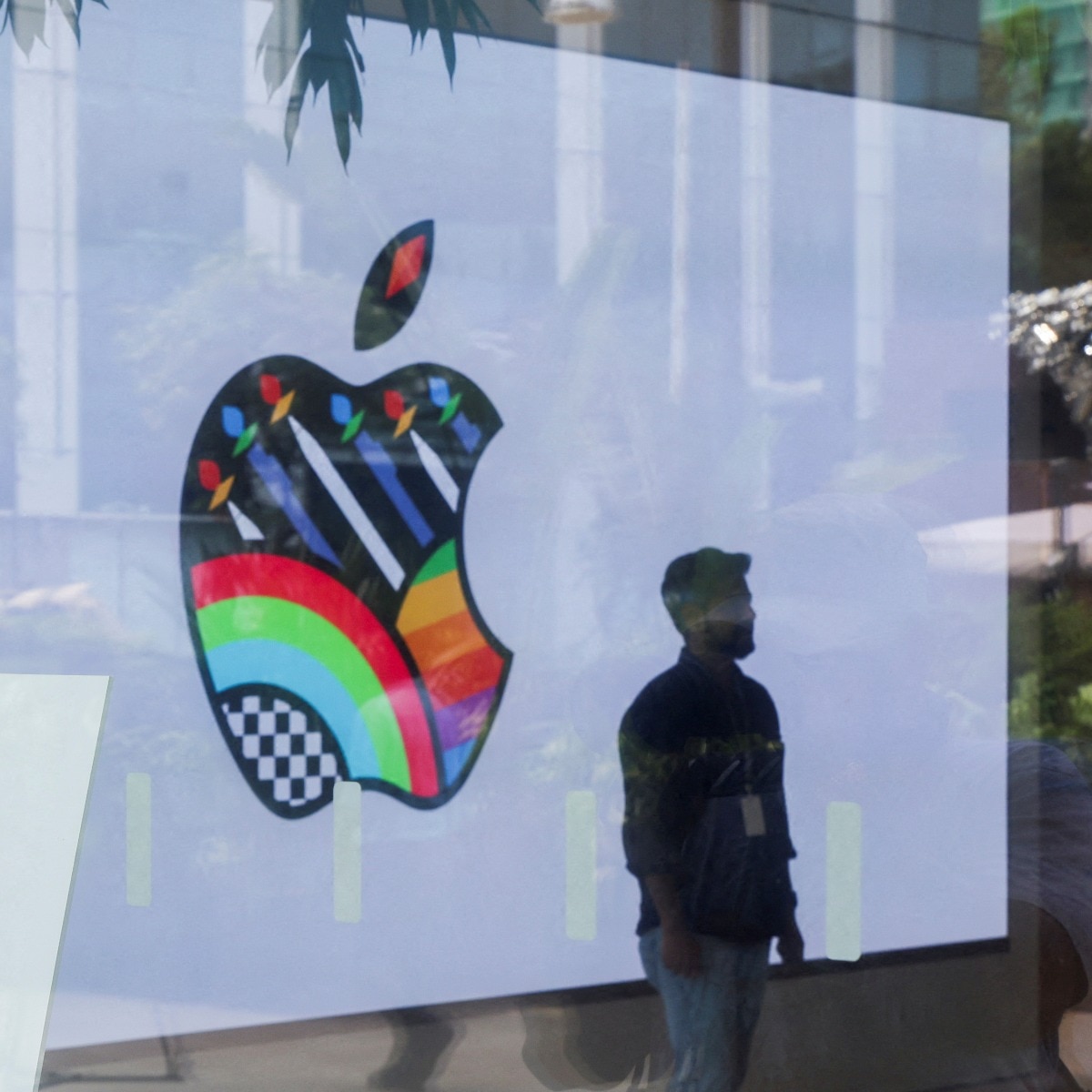 Apple Days sale sees iPhone selling at Rs 29,700 and iPad for Rs 40,900, details here