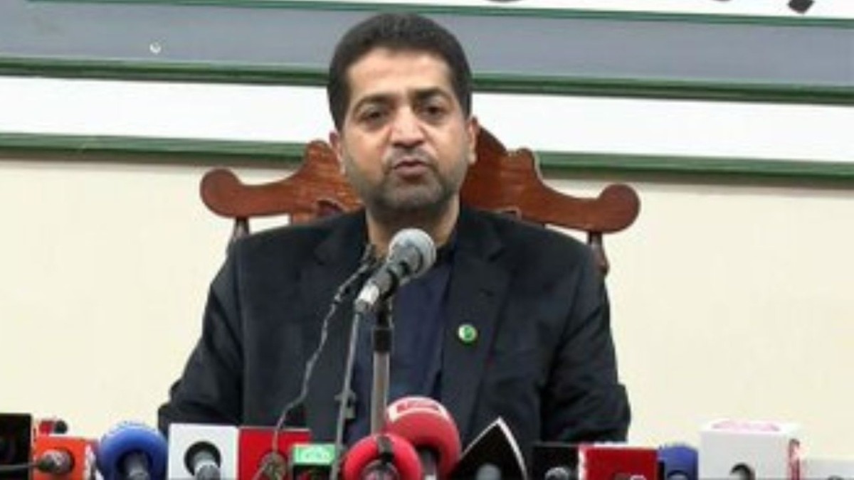 Returning from Pak I-Day event, Balochistan minister's convoy attacked, 3 cops shot