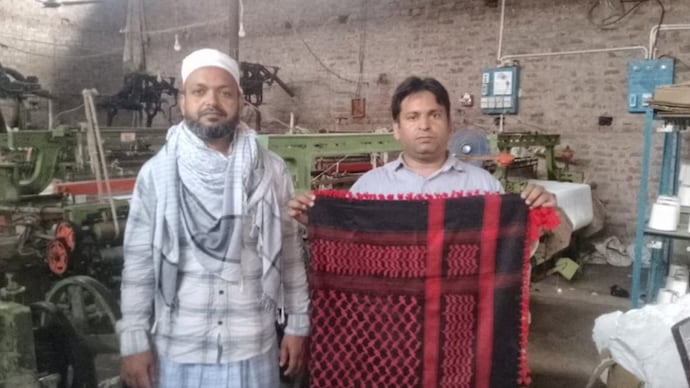 ODOP changes the fortunes of Barabanki weavers. Barabanki weavers