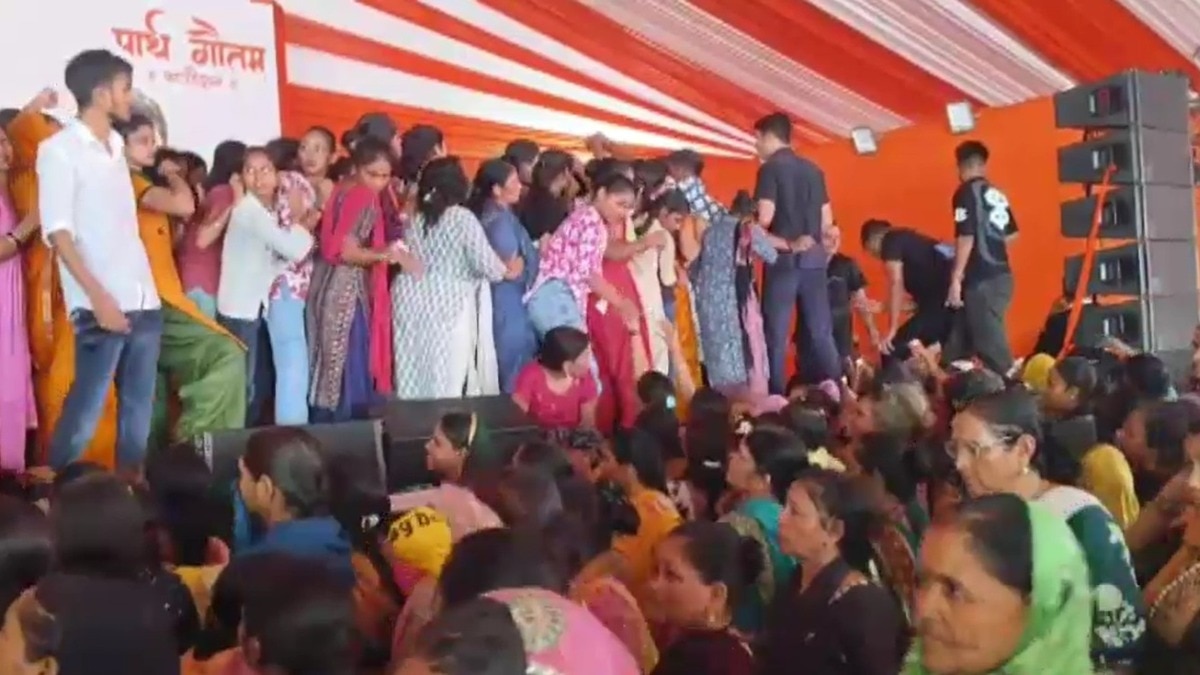 UP woman dies after alleged crush in crowd at Raksha Bandhan saree event