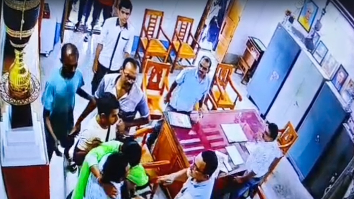 West Bengal: Father Brutally Assaults Teacher with Belt Over Disciplining Son