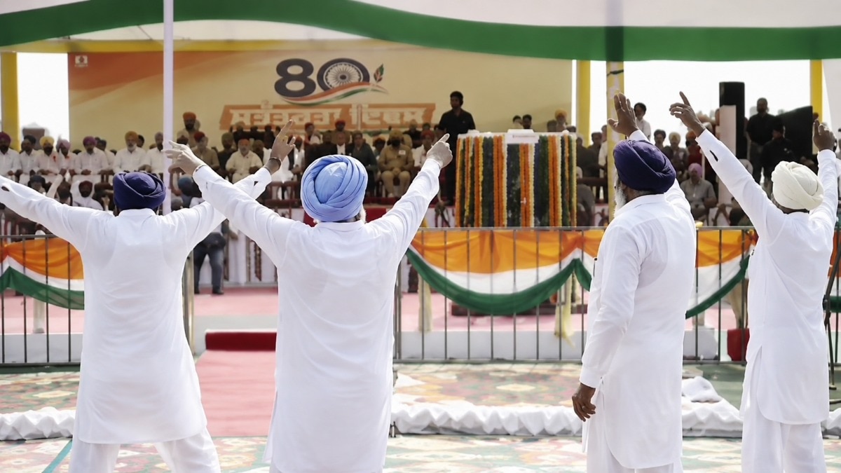 Elderly in Punjab Return to Bhangra After Successful Knee Replacements