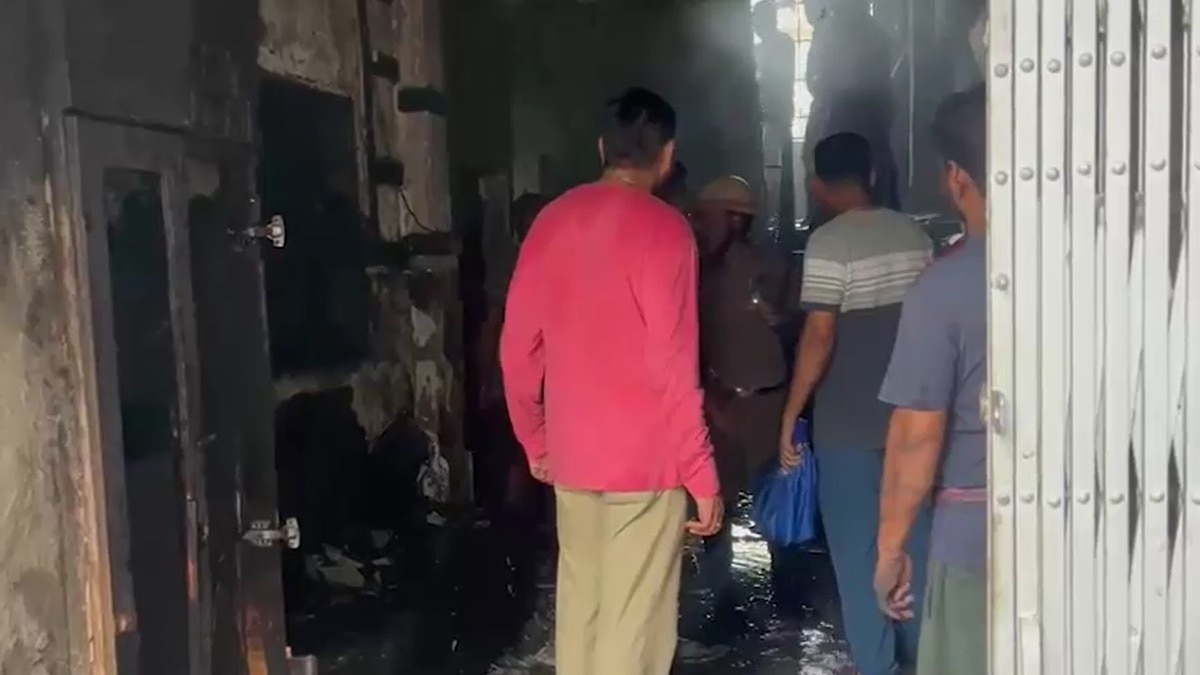 6 charred to death in fire at hotel in Bengal's Birbhum, rescue ops on