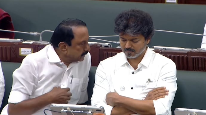 CM Vijay took a seat between KA Sengottaiyan and Aadhav Arjuna. (Credits: X/Screengrab) CM Vijay
