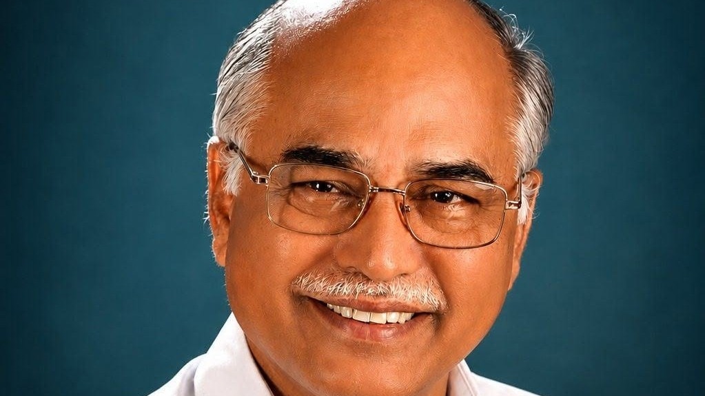 Karnataka Congress MLA says merge constituency with Andhra. Then, clarifies remark