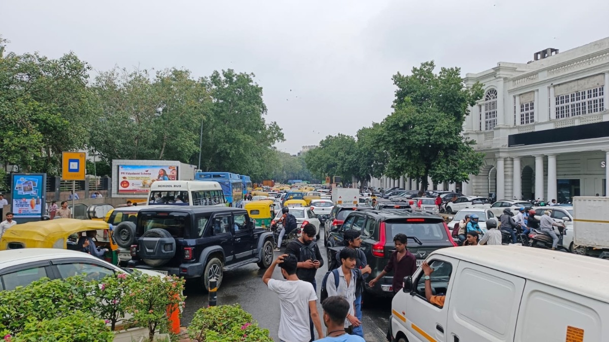Delhi govt plans 30-year traffic study to tackle congestion, black spots