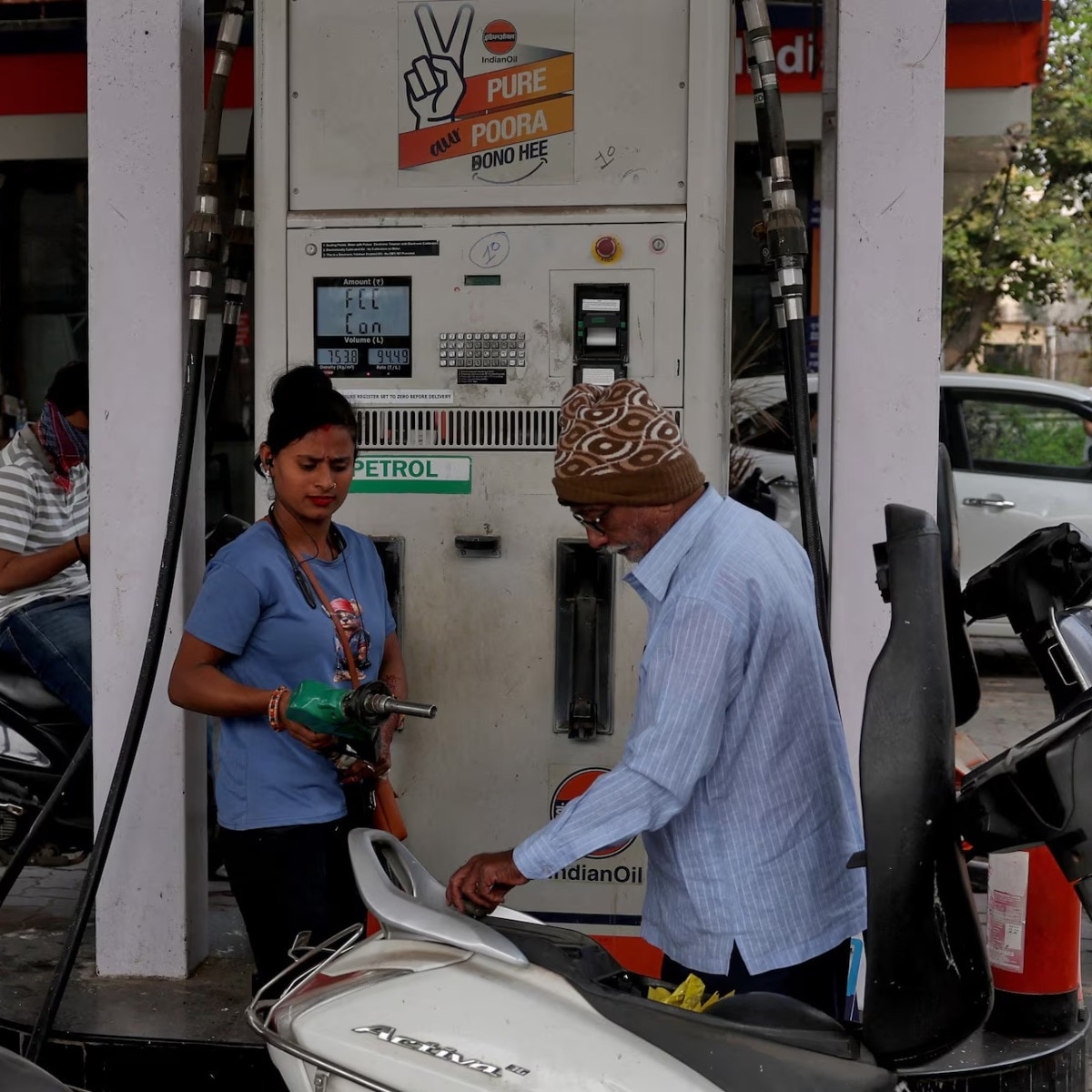 Petrol would have hit Rs 125/litre during Iran war: Govt doubles down on E20