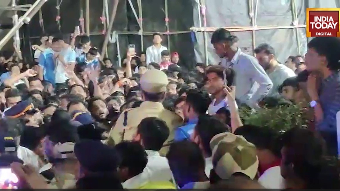 Witnesses said the atmosphere turned tense within minutes as large numbers of devotees gathered at the spot demanding immediate action against those responsible. Eggs hurled at Ganesh procession in Mumbai, delivery worker arrested