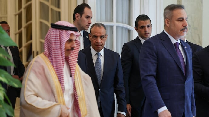 Egyptian Foreign Minister Badr Abdelatty, Turkish Foreign Minister Hakan Fidan and Saudi Foreign Minister Faisal bin Farhan al Saud. ( File Photo Reuters)