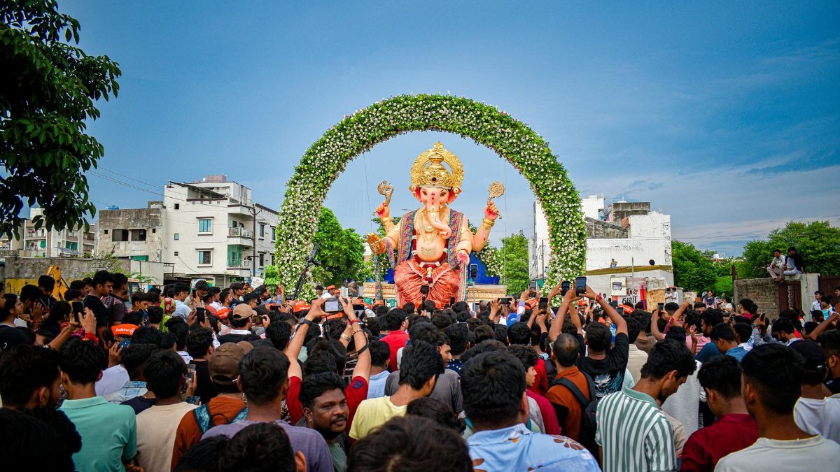 Pune Residents Demand Ban on Loud DJs During Ganesh Chaturthi Over Health Concerns