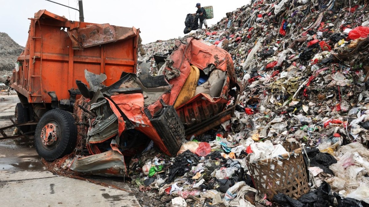 Garbage heap collapses at Guinea landfill after heavy rain, killing 22