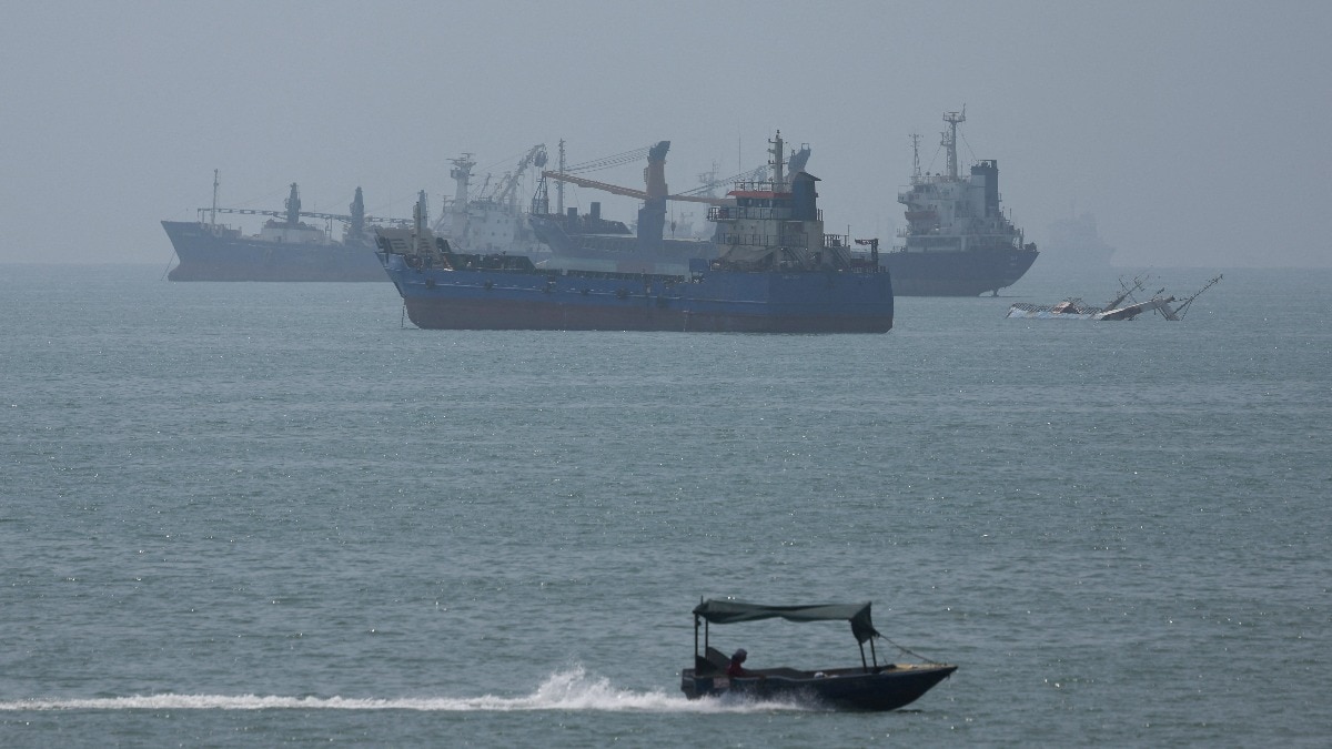 US strikes Iran's Larak Island over Hormuz mine threat, Tehran vows retaliation