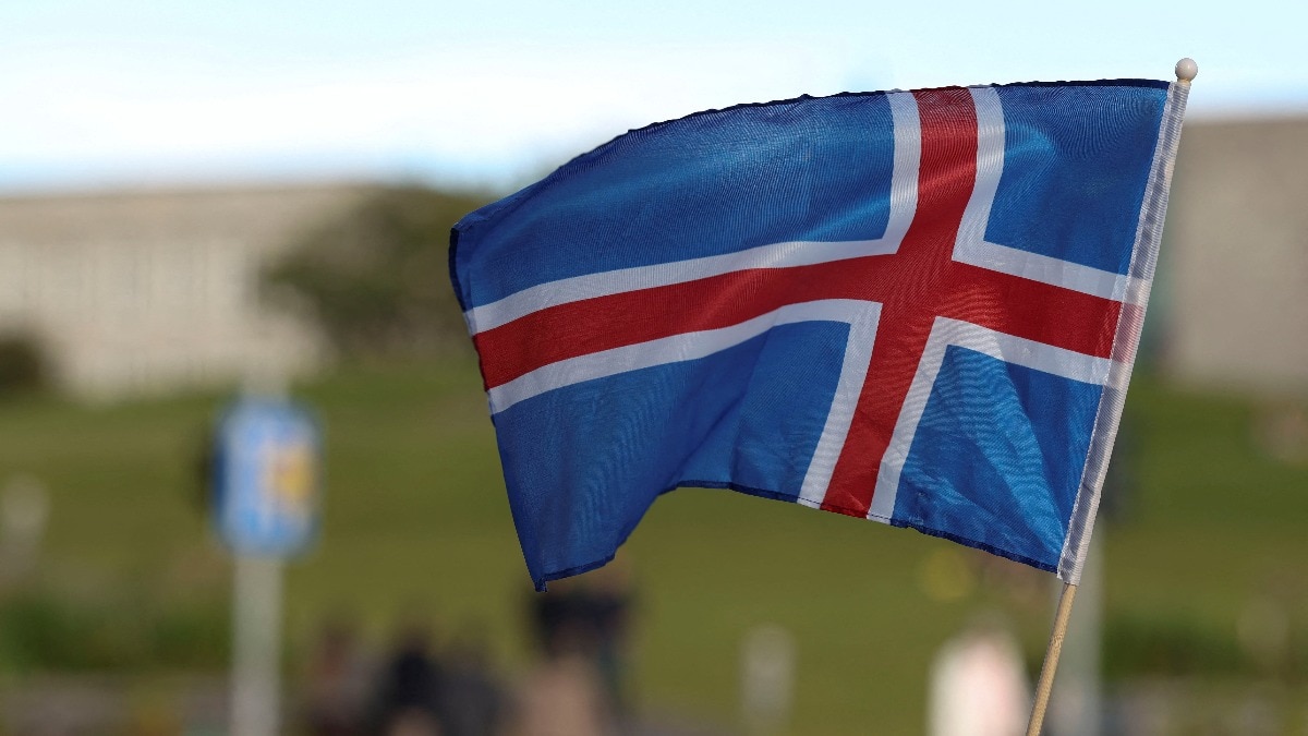 Iceland voters reject restarting EU accession talks in referendum