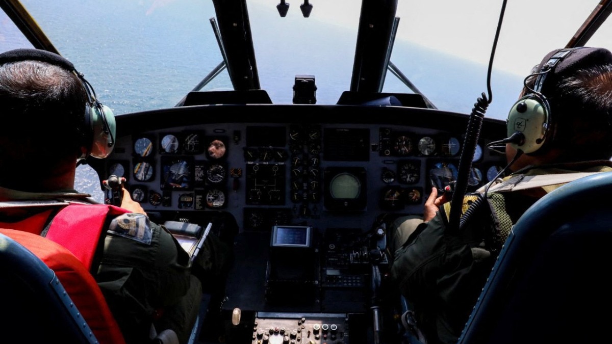 Qatar denies holding three Iranian pilots, says one was found dead