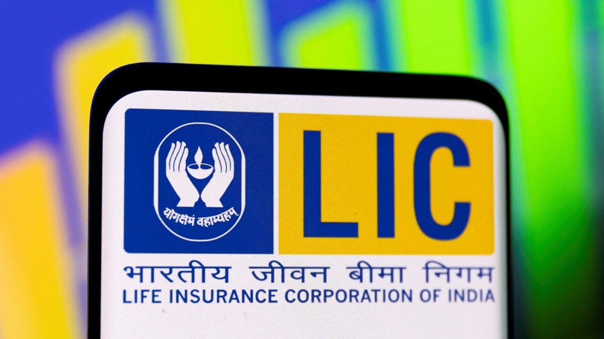 LIC के शेयरों में लगभग 9% गिरावट: सरकार की नई ऑफर कीमत का असर