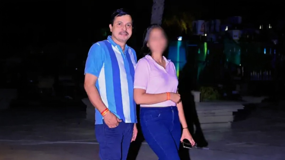 ছাত্রীকে যৌন হেনস্থা করার অভিযোগে পুলিশকর্মীর সাময়িক বরখাস্ত