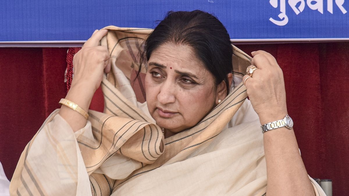 Political Row Erupts Over Congress Leader's 'Gungi Gudiya' Remark Against Sunetra Pawar