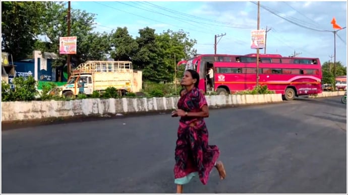 Maharashtra woman runs marathon barefoot to fund daughters’ education maharashtra woman marathon barefoot