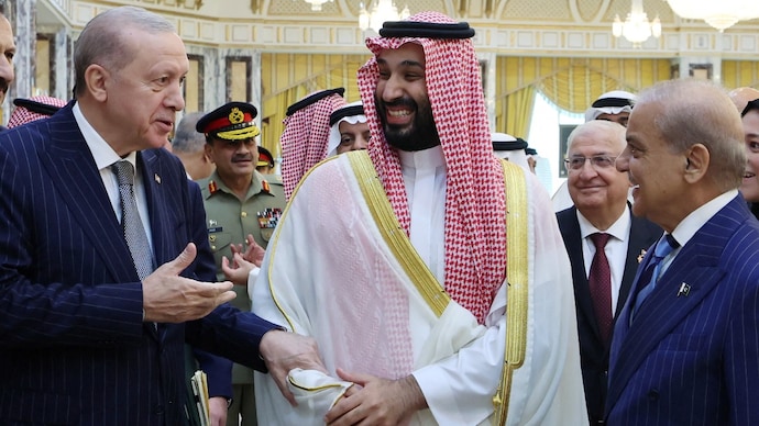 Tehran has not opposed the creation of the Mecca framework. (File Photo: Reuters) Tehran has not opposed the creation of the Makkah framework.