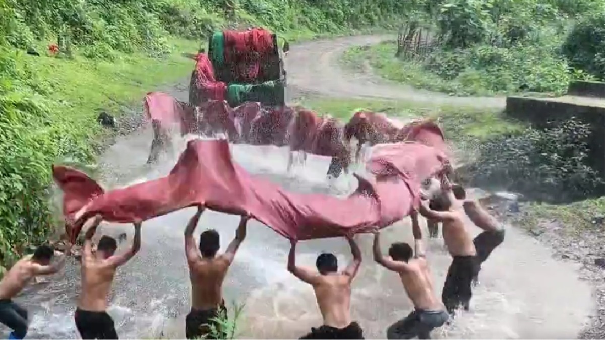 Manipur: Youth Transform Stream into 'Human Washing Machine' to Clean Festival Carpets