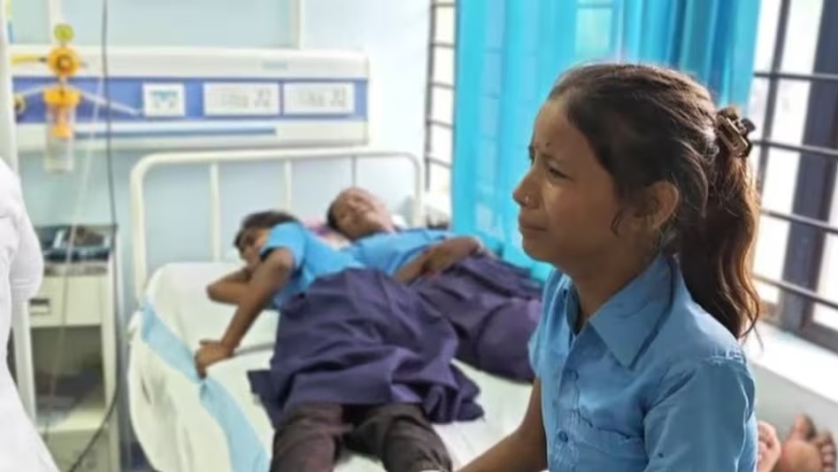 Detergent in place of salt, 40 students fall ill after midday meal in Bihar