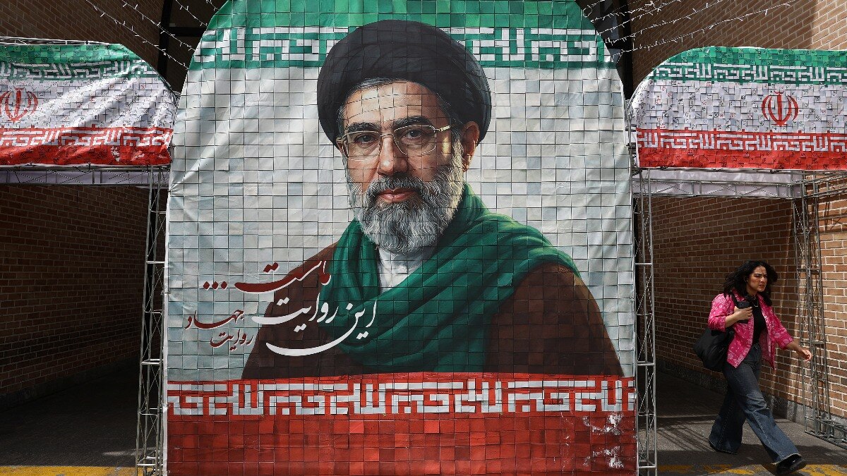 Iran weighs further escalation as US economic war aims to sever Tehran's financial lifelines; Tehran threatens to halt all oil exports via Strait of Hormuz