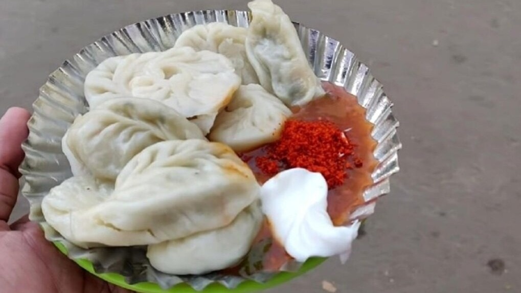 Two Residential School Students Die in Banda After Consuming Momos; Food Poisoning Suspected