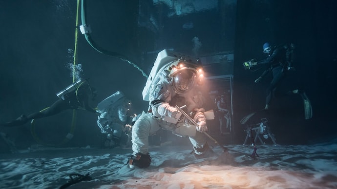 Nasa scientists dive underwater to prepare for humanity's return to the Moon