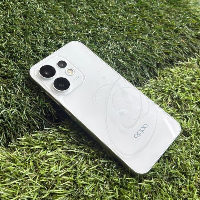 Oppo Reno 16 review: Out of this world design, Earthly problems