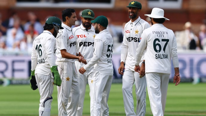 Pakistan are 0-2 down in the Test series vs England. Courtesy: Reuters Pakistan team