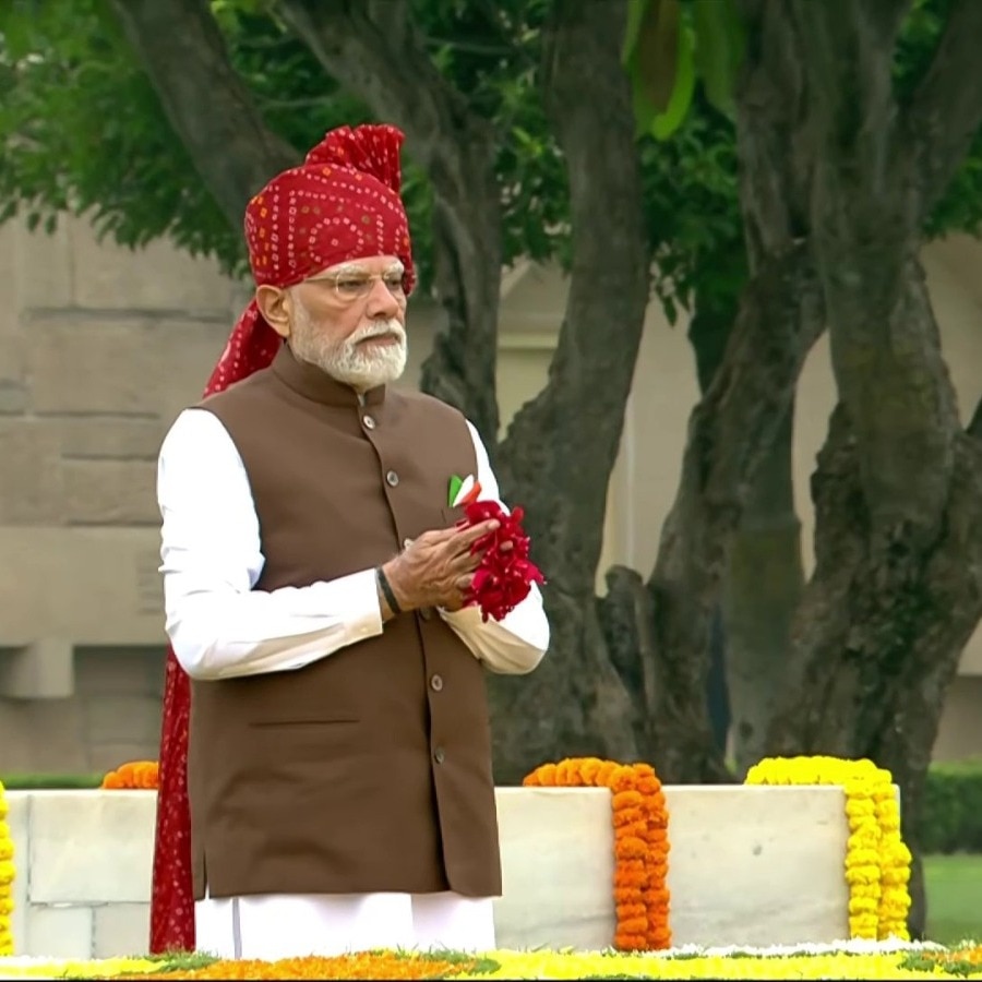 PM Modi continues the turban tradition on the 80th Independence Day