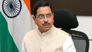 Pralhad Joshi reviews Kendriya Vidyalaya infrastructure, flags key concerns Pralhad Joshi reviews Kendriya Vidyalaya infrastructure, flags key concerns