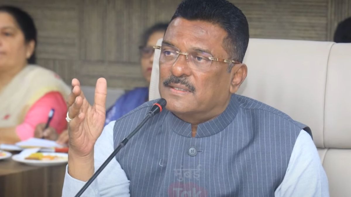 Refuse to learn Marathi, lose licence: Maharashtra minister warns auto, taxi drivers