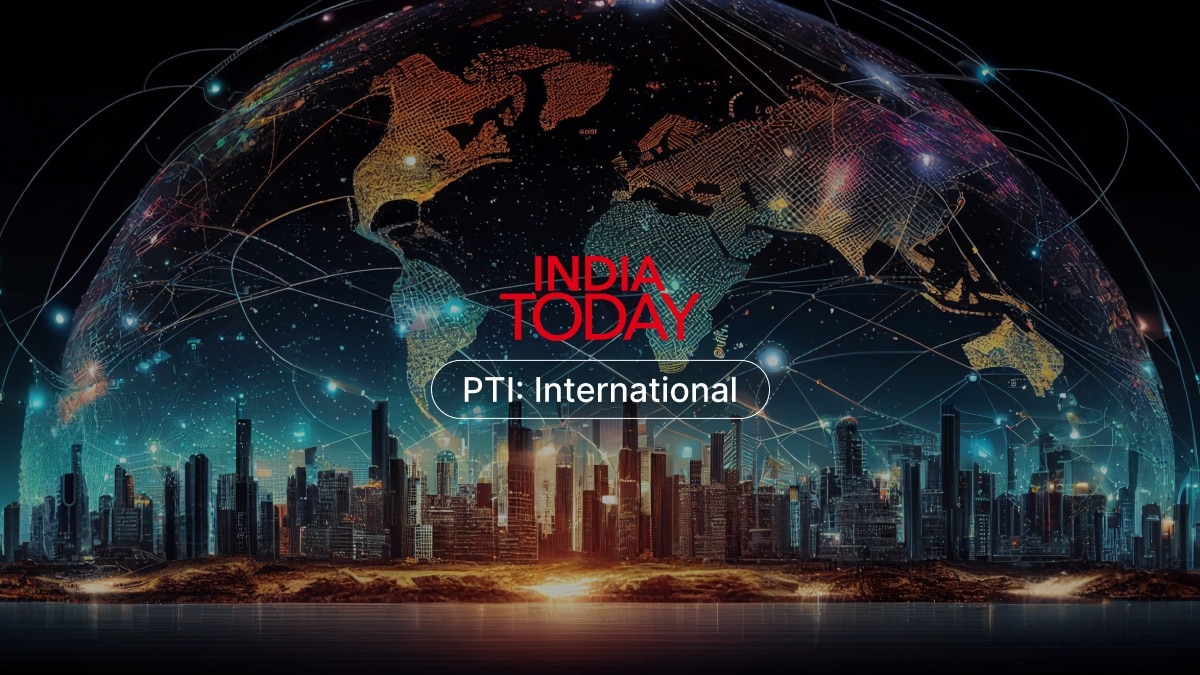 Chicago funeral home probed after 50 decomposing bodies found