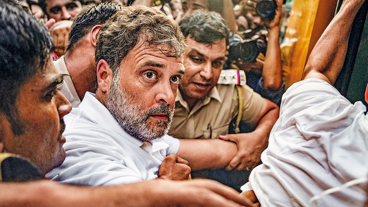 भारत में विपक्ष की राजनीतिक स्थिति: क्या मोदी की गिरती रेटिंग कांग्रेस के लिए अवसर है?