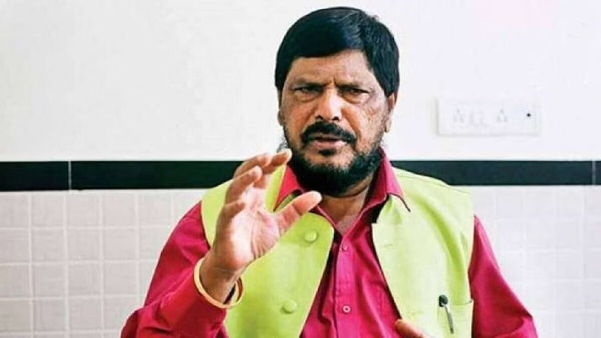 Athawale demands sedition charges against those opposing reservation