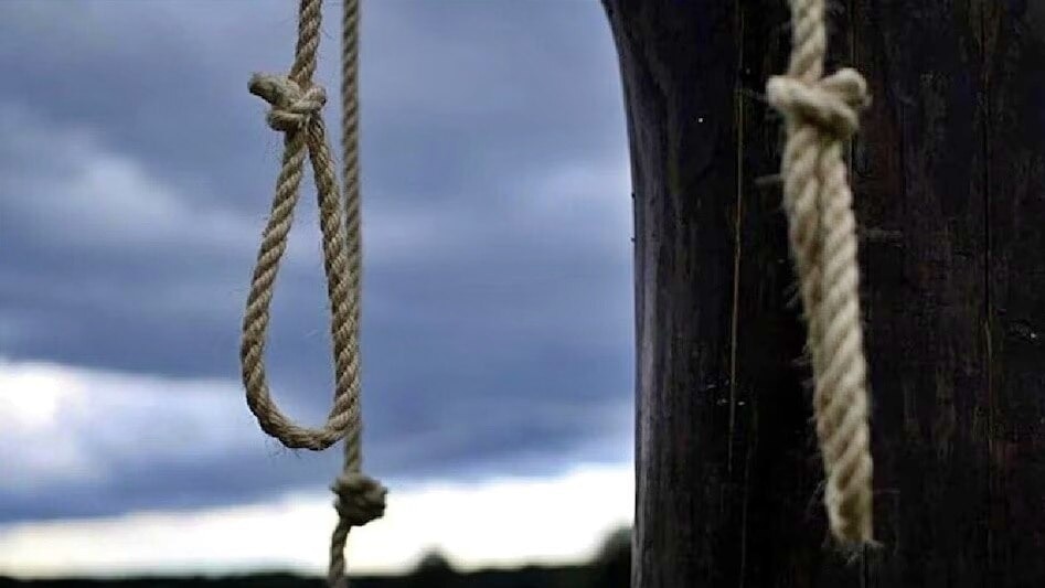 UP woman leaves home with torch, found hanging from tree next morning