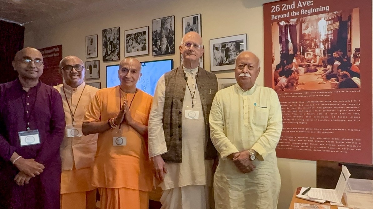 Mohan Bhagwat visits New York ISKCON temple, stresses Krishna consciousness