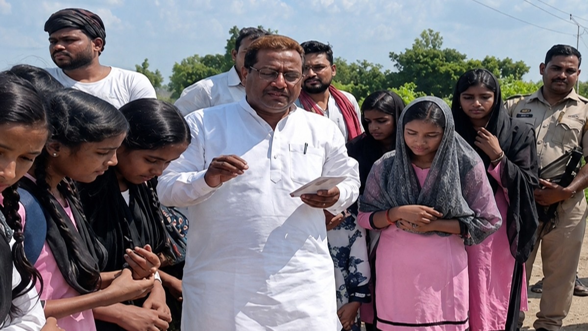 Students in UP's Basti stop MLA's convoy over waterlogged road; state issues 14-point checklist for 40,000 schools as protests mount