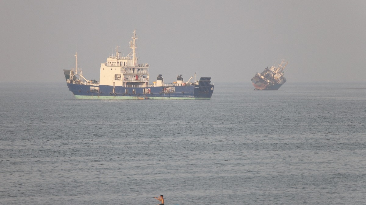 Iran-Oman talks advance as US expects Strait of Hormuz deal soon