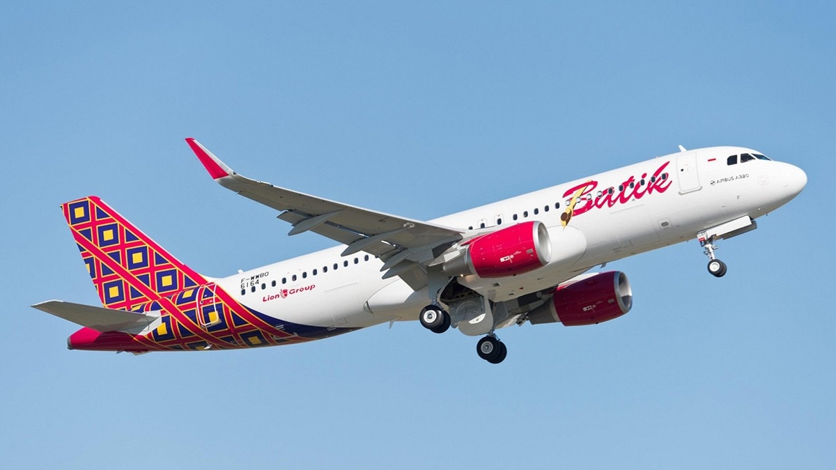 Passenger arrested for trying to open emergency exit on Kochi-bound flight mid-air
