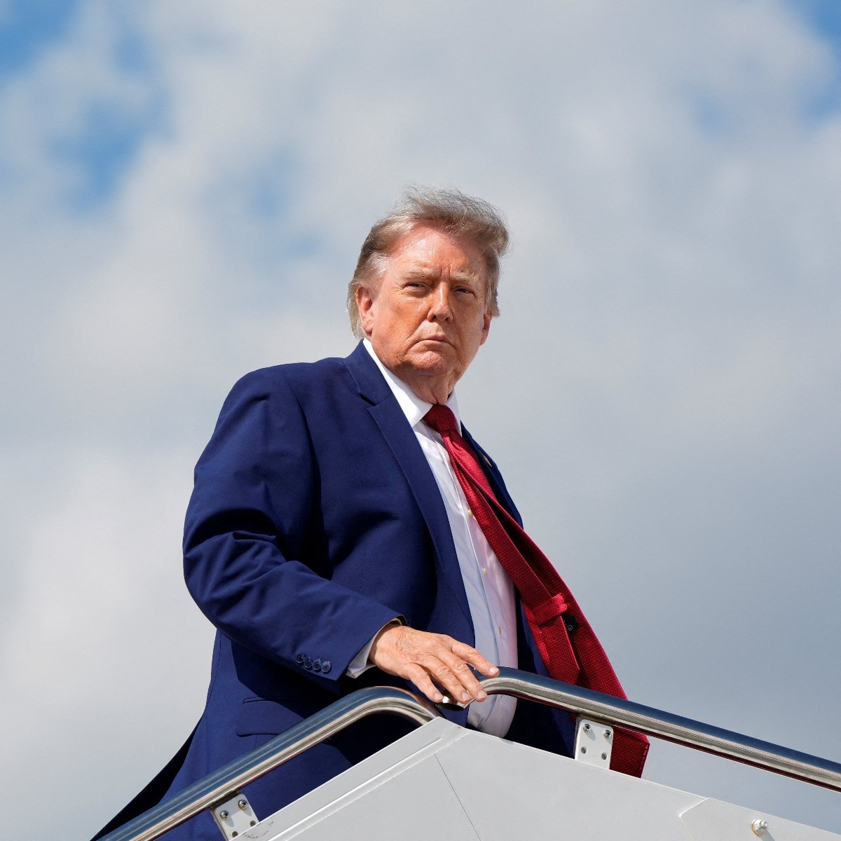Trump’s Marine One hit by radio glitch during close call with airliner