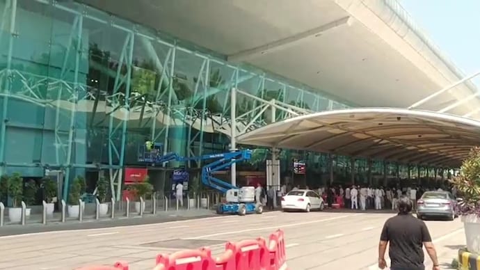 The incident was reported at Sri Guru Ram Das Ji International Airport in Amritsar on Sunday night. (Screengrab) Amrtisar Airport